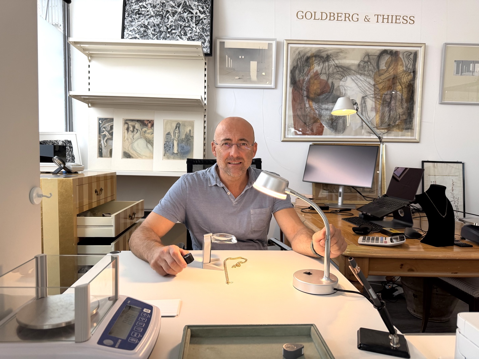 Konrad Thiess am Bewertungsplatz von Goldberg und Thiess in Stuttgart